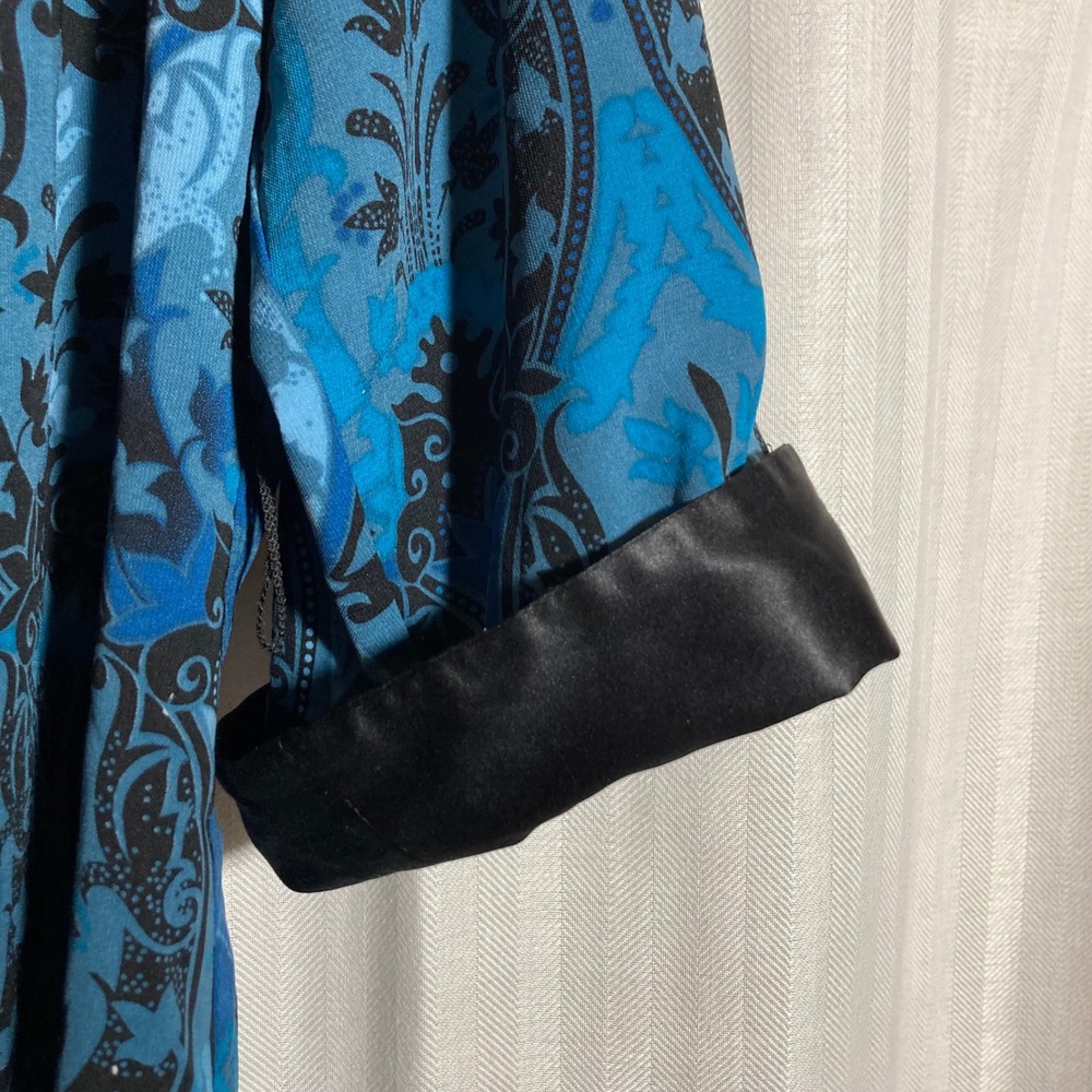 Artsy Blue Damask Paisley Button Up Blouse 3/4 Sleeve Satin Cuff 1X NYC Design C - Picture 4 of 5